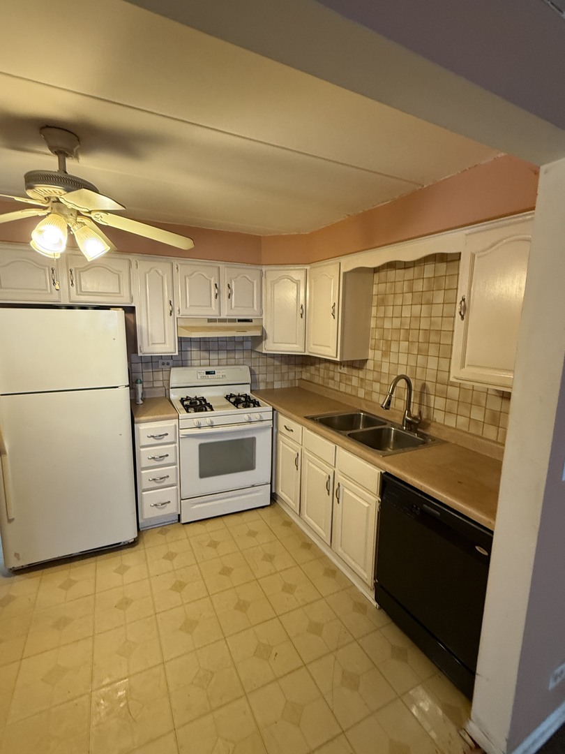 5241 N East River Road 1C