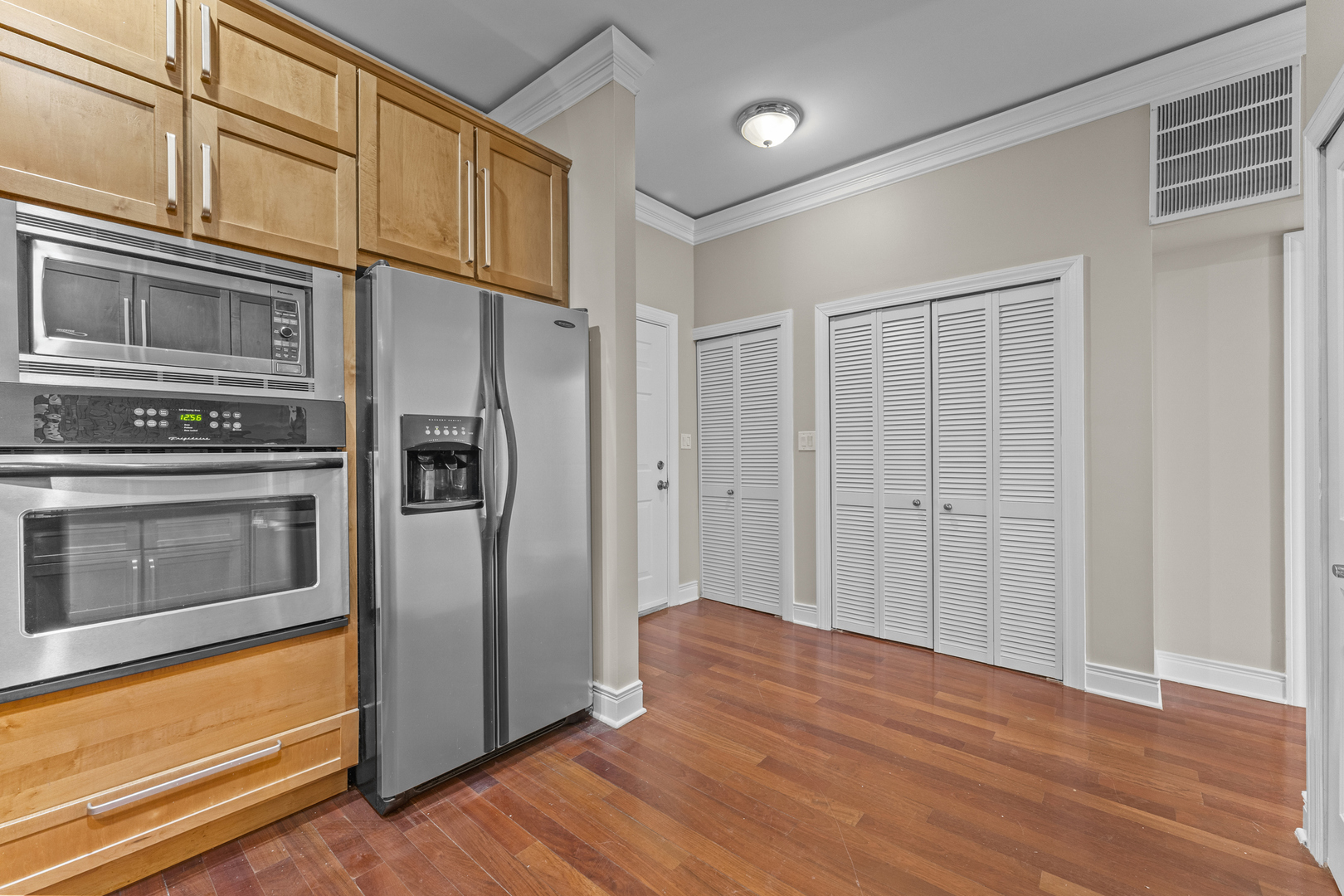 4231 N Kedzie Avenue 3E