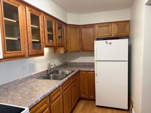 Tiny photo for 703 W Central Road #1C8, Mount Prospect, IL 60056 (MLS # 12611424)