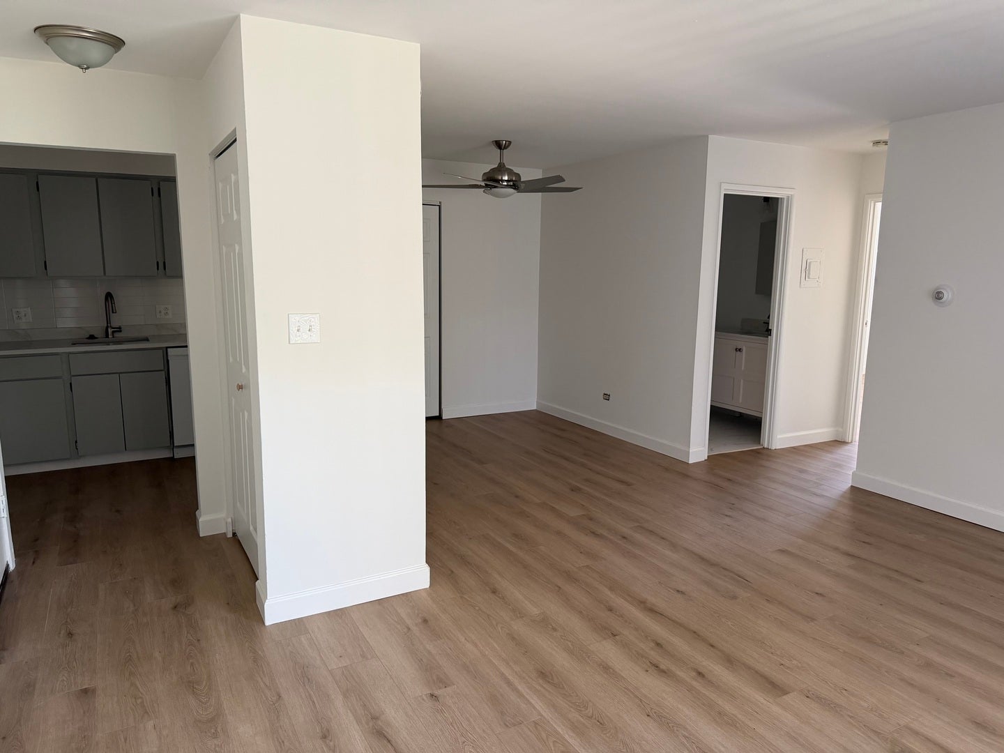 10S453 Echo Lane 5