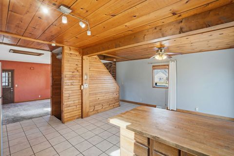 Tiny photo for 2137 Vine Street, Davenport, IA 52804 (MLS # 12557903)