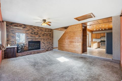 Tiny photo for 2137 Vine Street, Davenport, IA 52804 (MLS # 12557903)