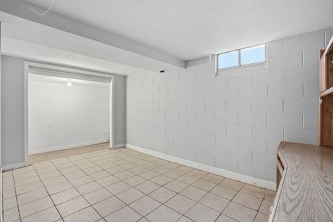 Tiny photo for 2137 Vine Street, Davenport, IA 52804 (MLS # 12557903)