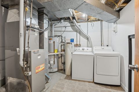 Tiny photo for 2137 Vine Street, Davenport, IA 52804 (MLS # 12557903)