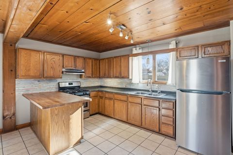 Tiny photo for 2137 Vine Street, Davenport, IA 52804 (MLS # 12557903)