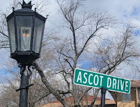 Tiny photo for 400 Ascot Drive #1M, Park Ridge, IL 60068 (MLS # 12604346)