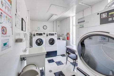 Tiny photo for 400 Ascot Drive #1M, Park Ridge, IL 60068 (MLS # 12604346)