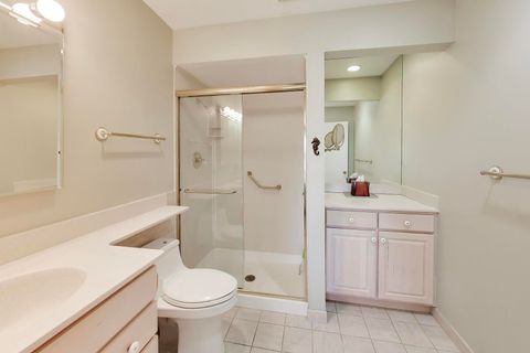 Tiny photo for 400 Ascot Drive #1M, Park Ridge, IL 60068 (MLS # 12604346)