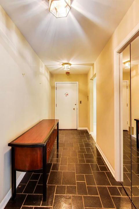 Tiny photo for 400 Ascot Drive #1M, Park Ridge, IL 60068 (MLS # 12604346)