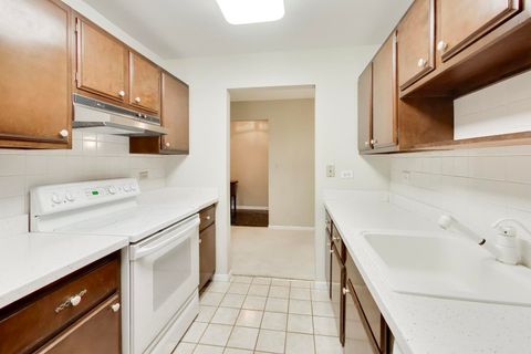 Tiny photo for 400 Ascot Drive #1M, Park Ridge, IL 60068 (MLS # 12604346)