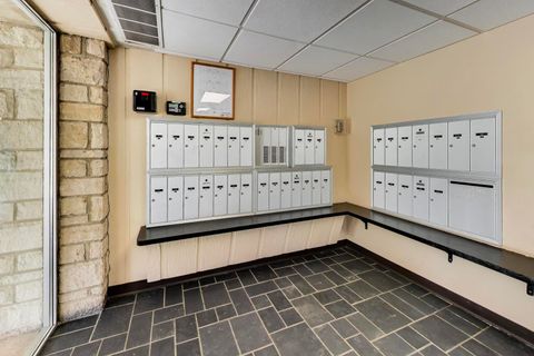 Tiny photo for 400 Ascot Drive #1M, Park Ridge, IL 60068 (MLS # 12604346)