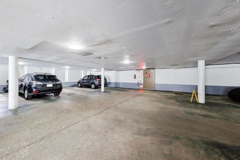 Tiny photo for 400 Ascot Drive #1M, Park Ridge, IL 60068 (MLS # 12604346)