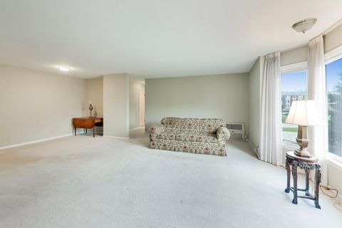 Tiny photo for 400 Ascot Drive #1M, Park Ridge, IL 60068 (MLS # 12604346)