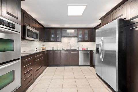 Tiny photo for 110 E Delaware Place #404, Chicago, IL 60611 (MLS # 12591484)