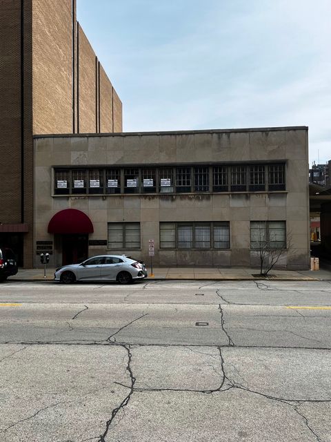 25 N county Street Waukegan IL 60085