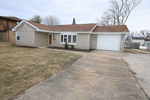 Photo of 6837 W 113TH Street, Worth, IL 60482 (MLS # 12559044)