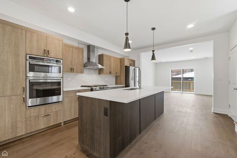Tiny photo for 2832 W Wilcox Street, Chicago, IL 60612 (MLS # 12659595)