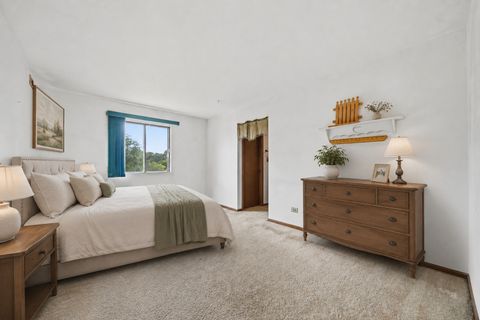 Tiny photo for 13935 Laramie Avenue #220, Crestwood, IL 60418 (MLS # 12679691)