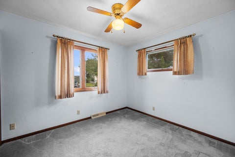 Tiny photo for 1414 Royal Oak Court, De Witt, IA 52742 (MLS # 12757687)