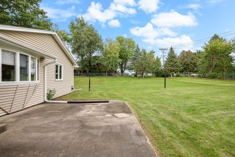 Tiny photo for 1414 Royal Oak Court, De Witt, IA 52742 (MLS # 12757687)