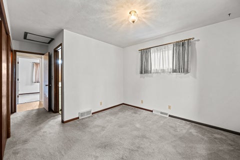 Tiny photo for 1414 Royal Oak Court, De Witt, IA 52742 (MLS # 12757687)