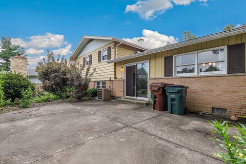 Tiny photo for 5746 Vine Street, Oak Forest, IL 60452 (MLS # 12724638)