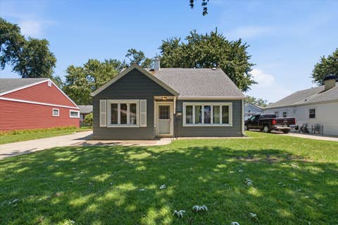 Photo of 9221 S 49TH Court, Oak Lawn, IL 60453 (MLS # 12718222)