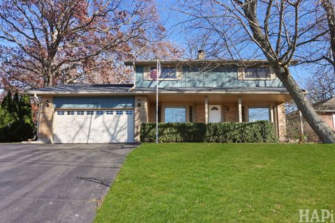 Photo of 205 Lake Shore Drive, Lindenhurst, IL 60046 (MLS # 12489932)