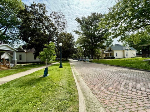 Tiny photo for 610 W Union Street, Champaign, IL 61820 (MLS # 12651740)