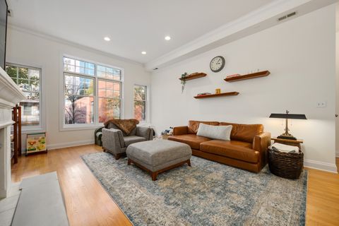 Tiny photo for 827 W BRADLEY Place #1W, Chicago, IL 60613 (MLS # 12593619)