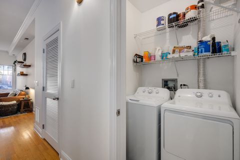 Tiny photo for 827 W BRADLEY Place #1W, Chicago, IL 60613 (MLS # 12593619)