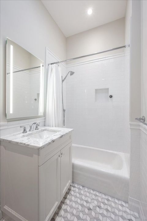 Tiny photo for 1304 N Ritchie Court, Chicago, IL 60610 (MLS # 12573363)