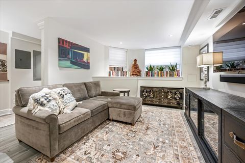 Tiny photo for 1304 N Ritchie Court, Chicago, IL 60610 (MLS # 12573363)