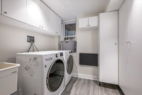 Tiny photo for 1304 N Ritchie Court, Chicago, IL 60610 (MLS # 12573363)