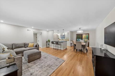 Tiny photo for 1308 W 53rd Place, La Grange Highlands, IL 60525 (MLS # 12671262)