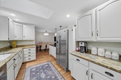 Tiny photo for 1308 W 53rd Place, La Grange Highlands, IL 60525 (MLS # 12671262)