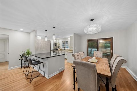 Tiny photo for 1308 W 53rd Place, La Grange Highlands, IL 60525 (MLS # 12671262)