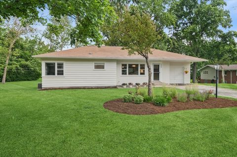 Photo of 1308 W 53rd Place, La Grange Highlands, IL 60525 (MLS # 12671262)