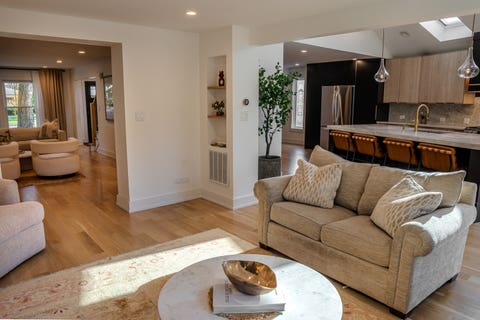 Tiny photo for 4738 W Pratt Avenue, Lincolnwood, IL 60712 (MLS # 12729483)
