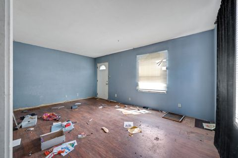 Tiny photo for 230 W Garfiled Avenue, Decatur, IL 62526 (MLS # 12391299)