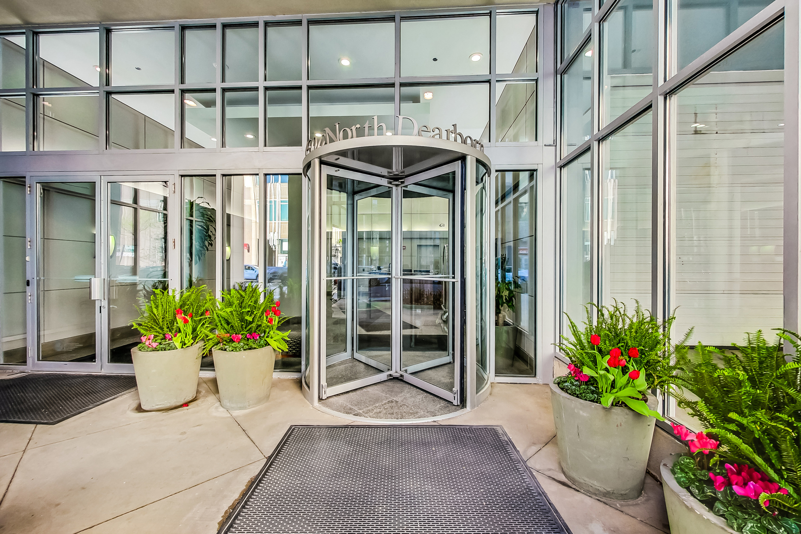 600 N DEARBORN Street 1006
