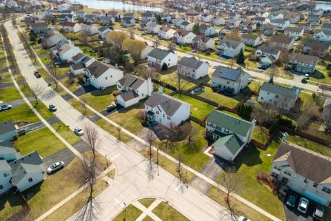 Tiny photo for 579 W CALDWELL Drive, Round Lake, IL 60073 (MLS # 12590812)