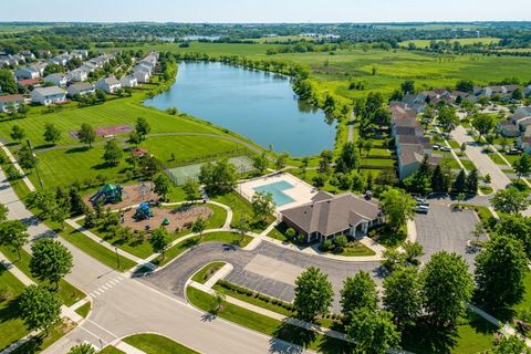 Tiny photo for 579 W CALDWELL Drive, Round Lake, IL 60073 (MLS # 12590812)