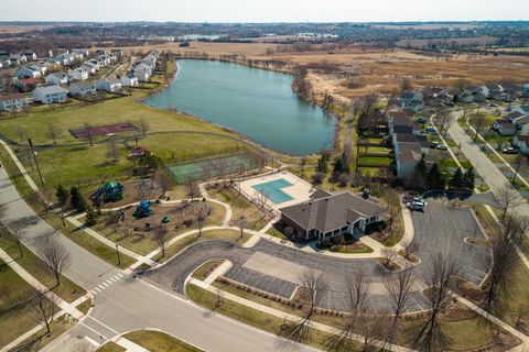 Tiny photo for 579 W CALDWELL Drive, Round Lake, IL 60073 (MLS # 12590812)