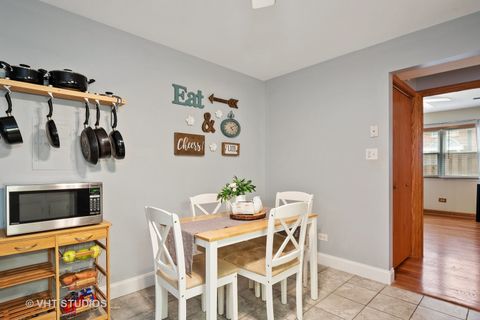 Tiny photo for 235 W Johnson Street #1B, Palatine, IL 60067 (MLS # 12544313)