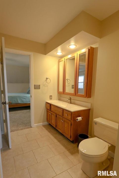 Tiny photo for 2123 S 30TH Street, Quincy, IL 62301 (MLS # QC4269538)