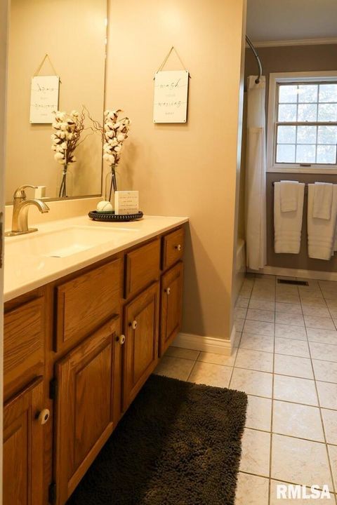 Tiny photo for 2123 S 30TH Street, Quincy, IL 62301 (MLS # QC4269538)