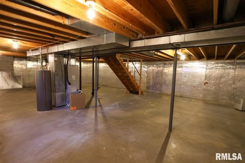 Tiny photo for 2123 S 30TH Street, Quincy, IL 62301 (MLS # QC4269538)