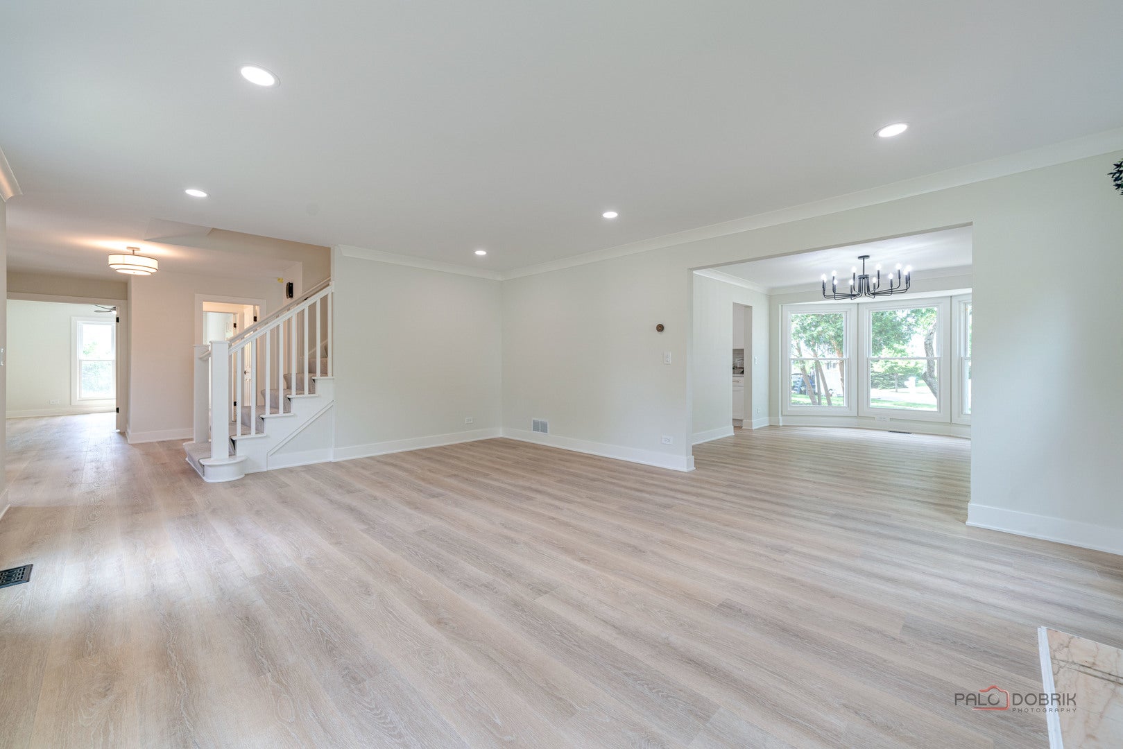 408 W Foxdale Lane