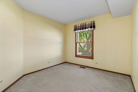 Tiny photo for 1871 Fox Run Drive #A, Elk Grove Village, IL 60007 (MLS # 12482405)
